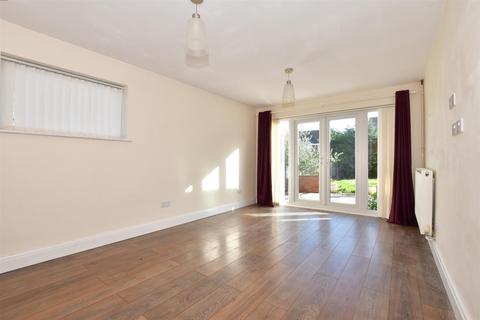2 bedroom detached bungalow for sale - Windmill Road, Whitstable, Kent