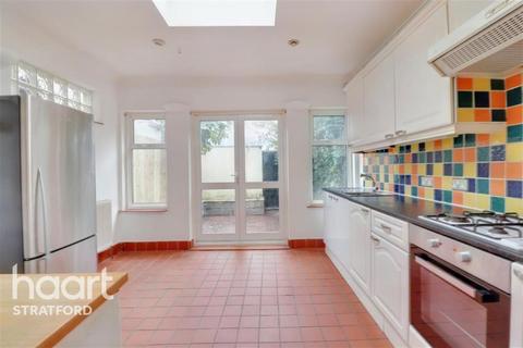 2 bedroom terraced house to rent, Faringford Road, Stratford E15