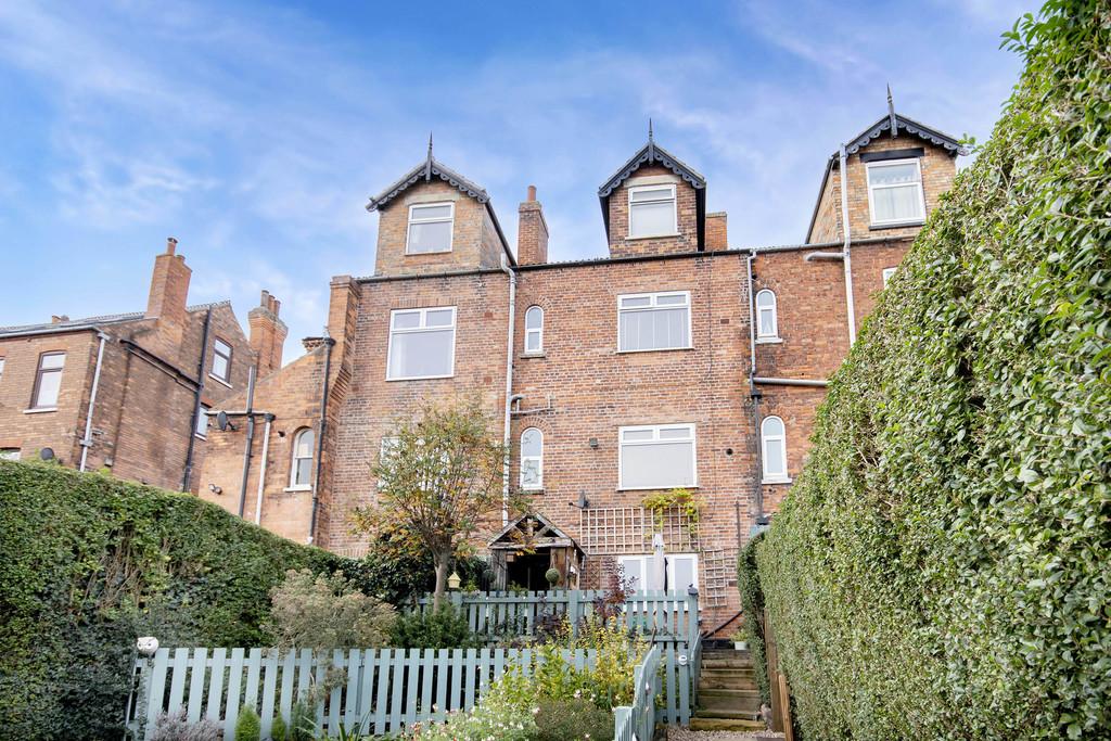 Cobwell Road, Retford 5 bed terraced house for sale £290,000