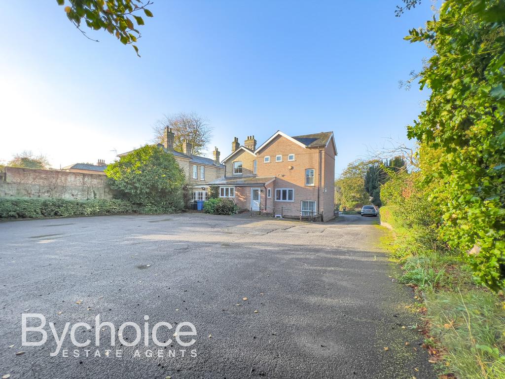 Kings Hill, Great Cornard 4 bed detached house for sale £695,000