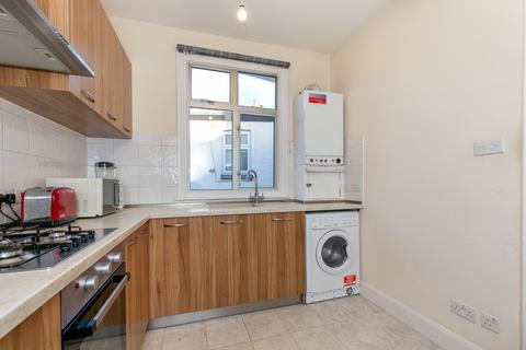3 bedroom apartment for sale - Valliere Road, London