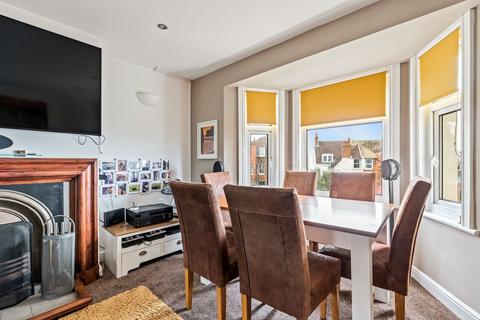 42d East Cliff, Folkestone, CT19 6BX