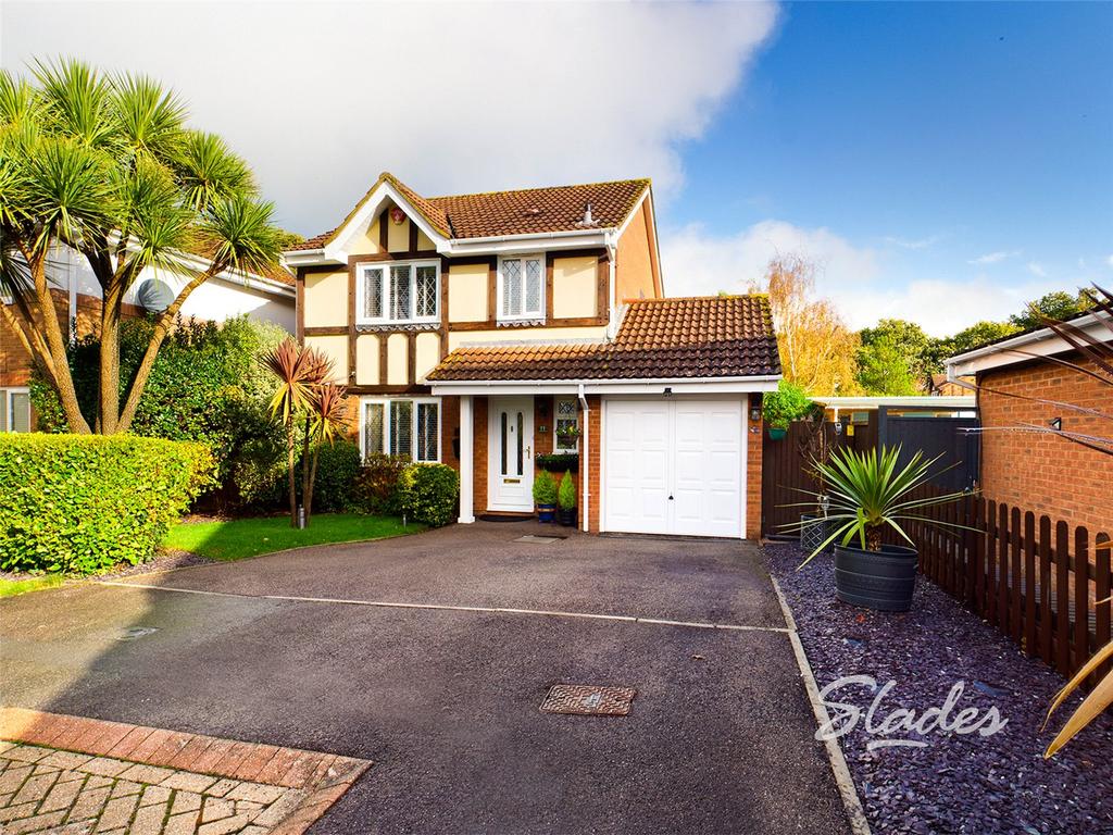 Antler Drive, New Milton, Hampshire... 3 bed detached house £550,000