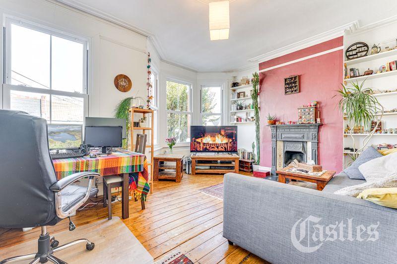 Lyndhurst Road, Wood Green, N22 2 bed for sale £450,000