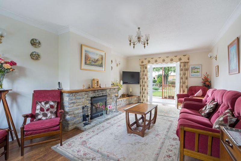 Castle Street, Keinton Mandeville 4 bed detached house £1,700 pcm (£