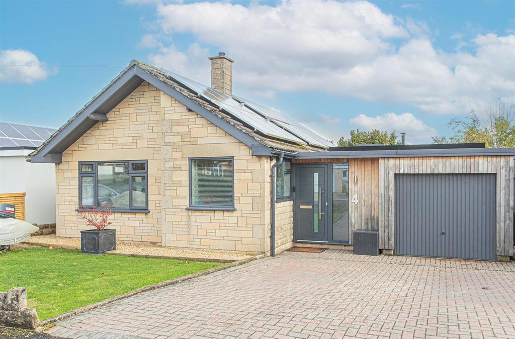 Broadmead, 3 bed detached bungalow £600,000
