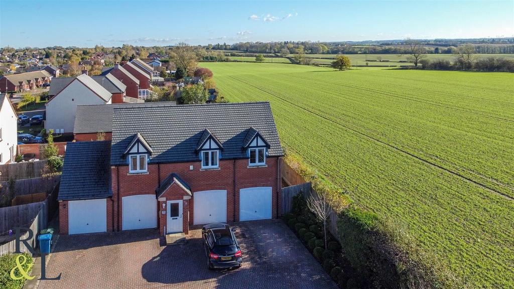 Selby Lane, Keyworth, Nottingham 2 bed coach house £200,000
