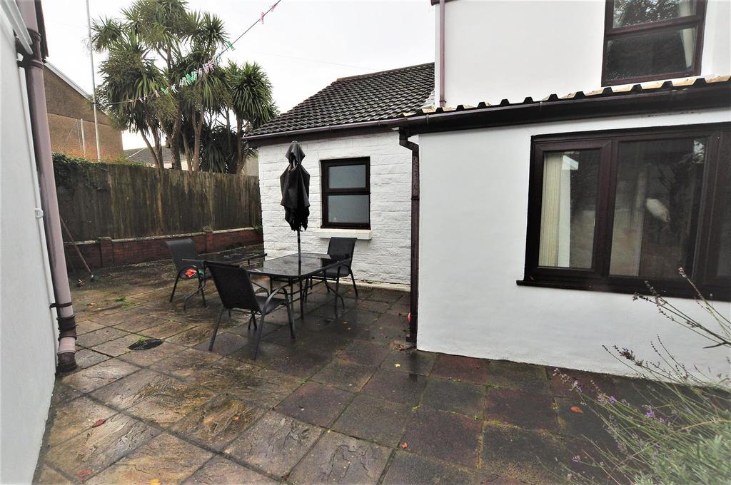 Stanley Street, Llanelli 3 bed semidetached house £136,000