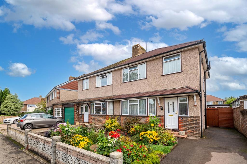 Shirley Avenue, Redhill 3 bed semidetached house £460,000