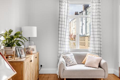 35 Almorah Road, Bristol, BS3 4QQ