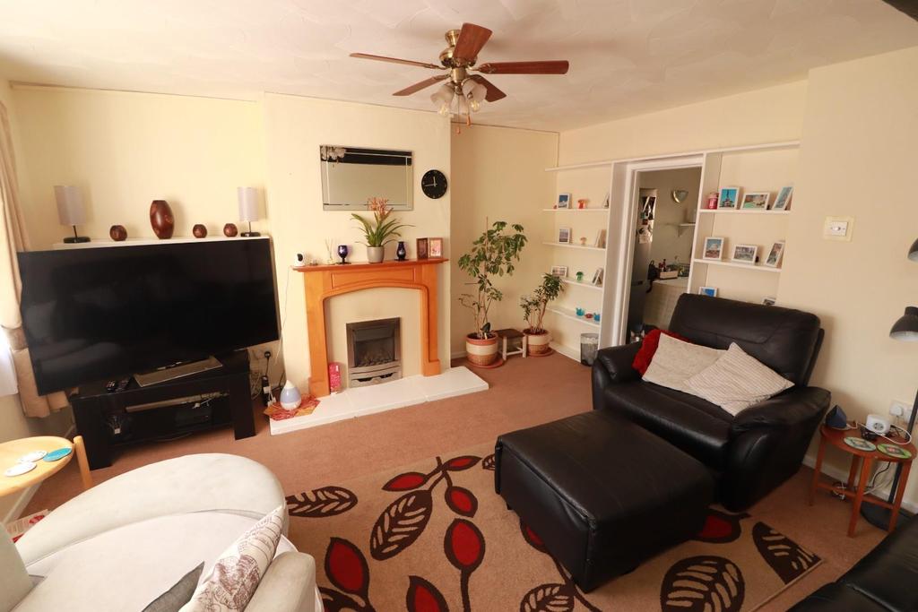 Stanshawe Crescent, Yate, Bristol 4 bed end of terrace house £325,000