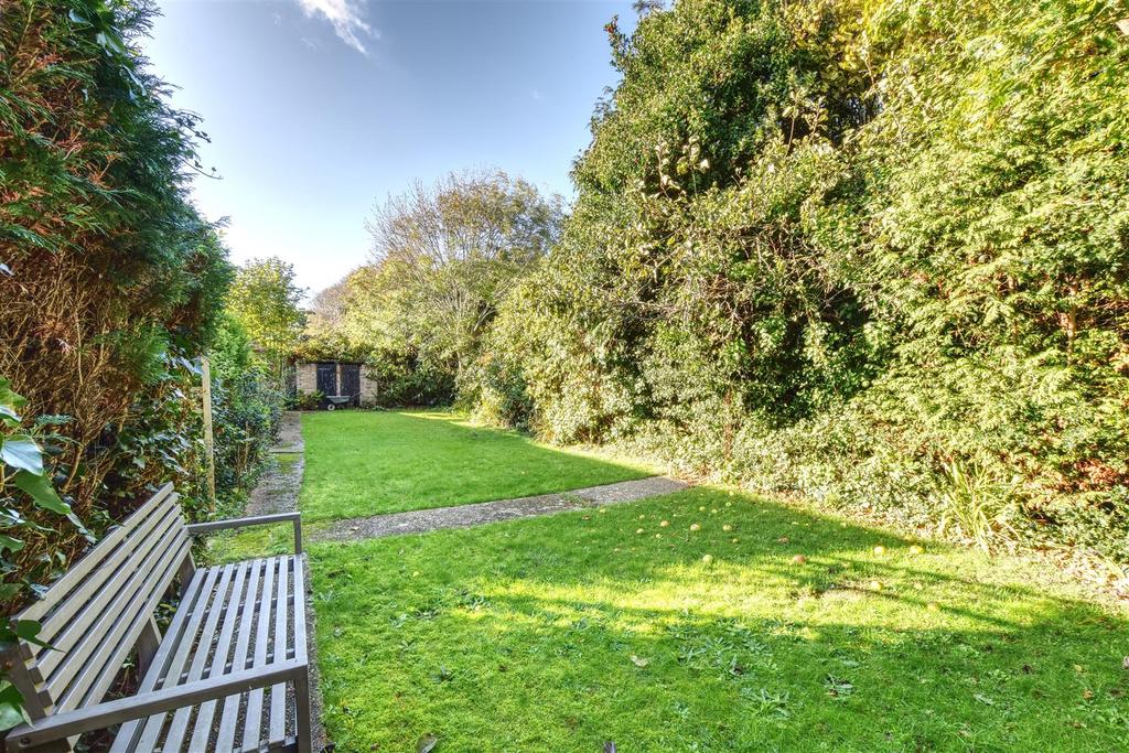 Crofton Park Avenue, BexhillOnSea 3 bed detached bungalow £499,950