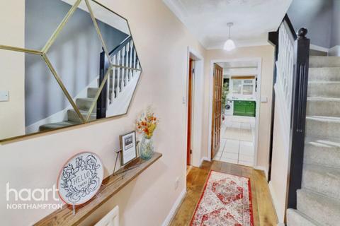 21 Baldwin Close, Northampton, NN3 6AY