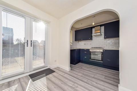 16 Martingale Drive, Leeds, LS10 4TB
