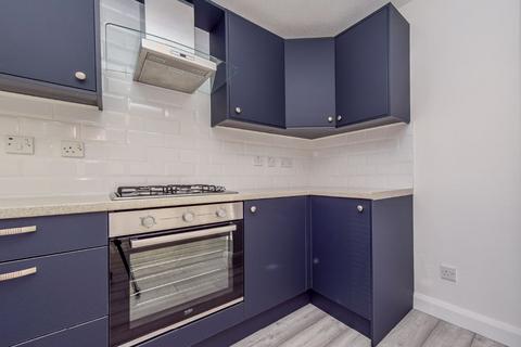 16 Martingale Drive, Leeds, LS10 4TB