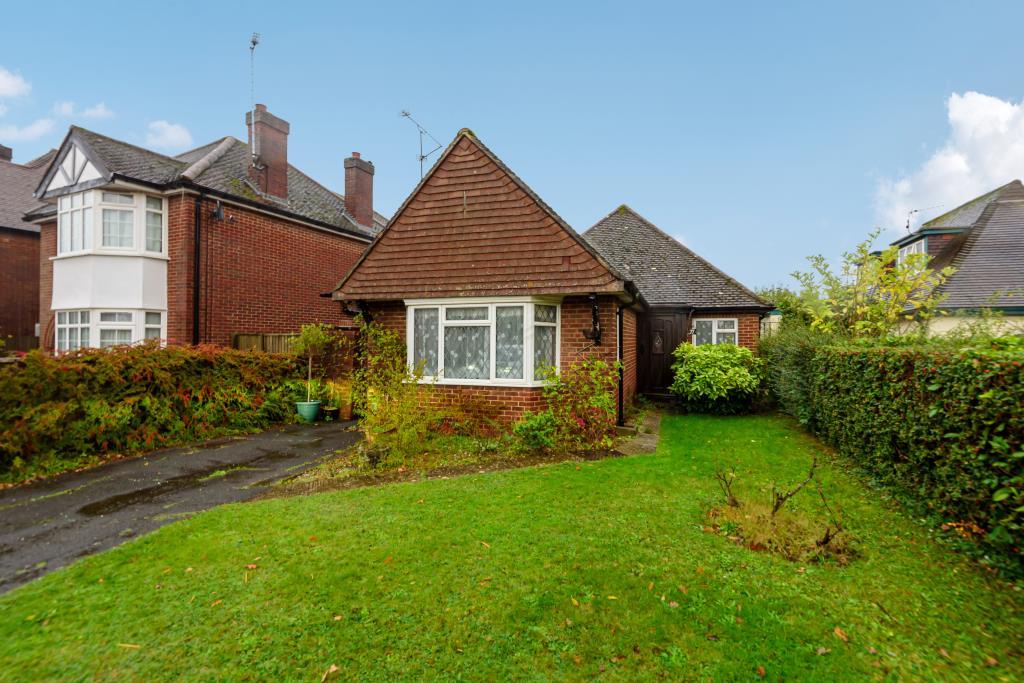 Reading, Berkshire, RG31 3 bed detached bungalow for sale £350,000