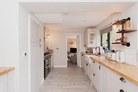 22 Waverley Road, Oxshott, Leatherhead, KT22 0RZ