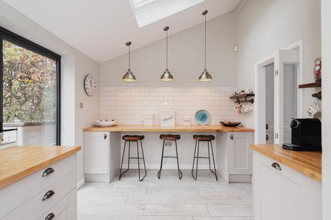 22 Waverley Road, Oxshott, Leatherhead, KT22 0RZ