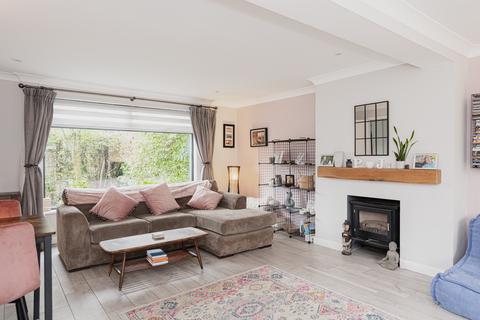 22 Waverley Road, Oxshott, Leatherhead, KT22 0RZ
