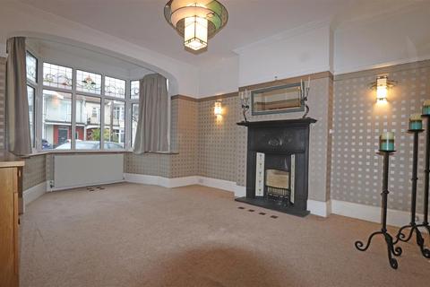 5 bedroom semi-detached house to rent - Clieveden Road, Thorpe Bay