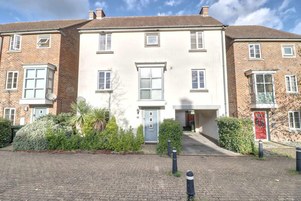 Appleton Drive, Basingstoke RG24 9RX 3 bed detached house £435,000