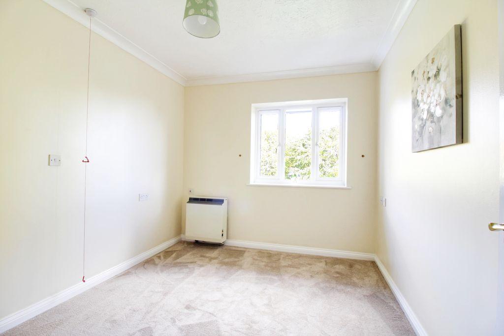 Bedroom 1 (Double)