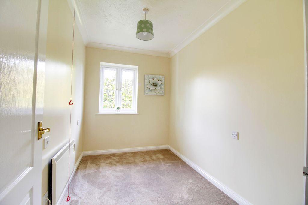 Bedroom 2 (Double)