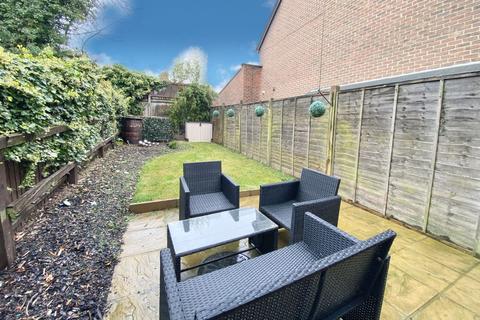 2 bedroom semi-detached house for sale - Old Town Close, Beaconsfield, HP9