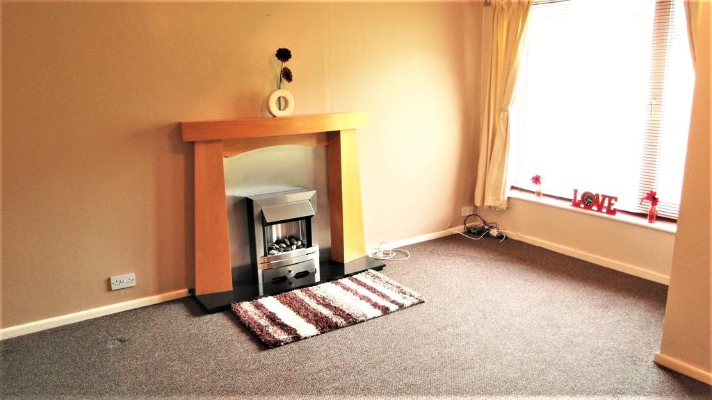 Higher Reedley Road, Brierfield, BB9 2 bed semidetached house £625