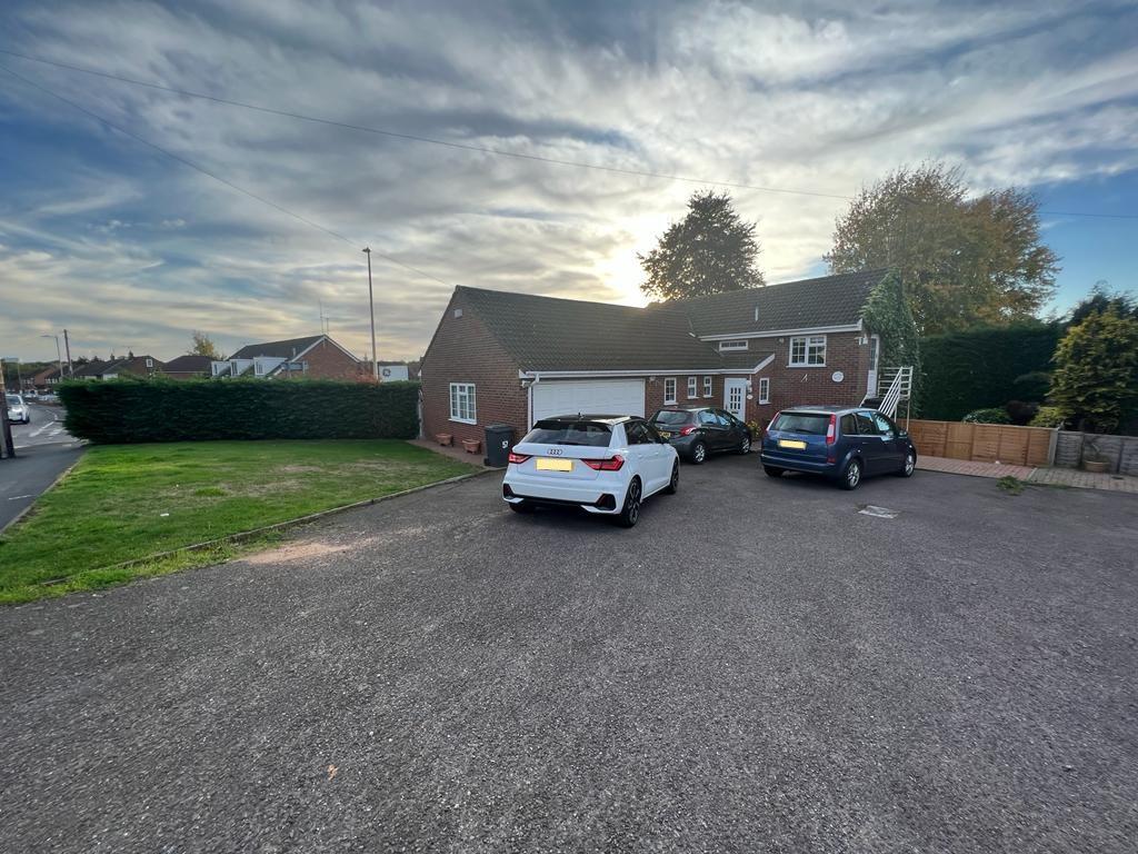 57 Boughton Road, Brownsover, Rugby, West Midlands CV21 1BH 3 bed