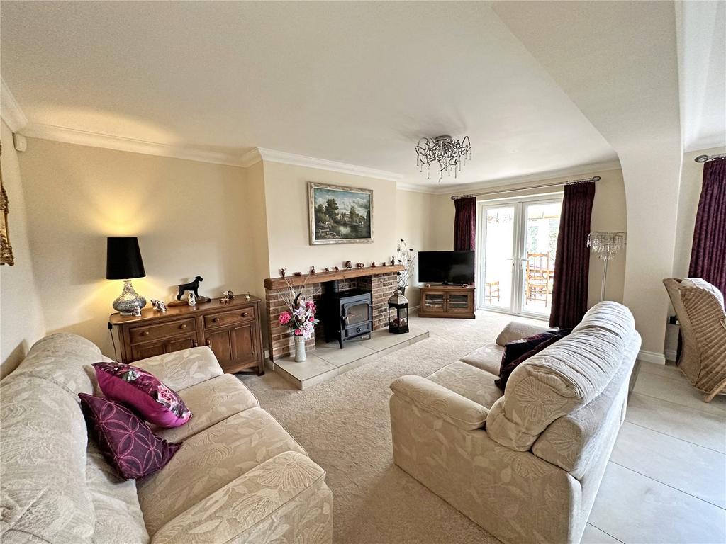 Barton Lane, Barton on Sea, New Milton, Hampshire, BH25 4 bed detached