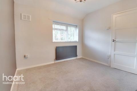 46 Stratton Road, Romford, RM3 9UD