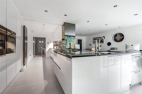 74 Linkside, London, N12 7LG