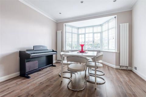 74 Linkside, London, N12 7LG