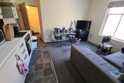 2 bedroom house to rent, 30 Hanover Square, Leeds