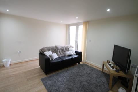 2 bedroom house to rent, Hanover Square, Leeds