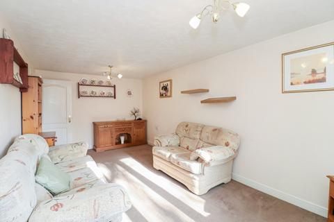 1 bedroom flat for sale, The Cloisters, Church Lane, Kings Langley, WD4