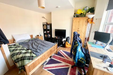 5 bedroom terraced house to rent, Bonhay Road, Exeter, EX4