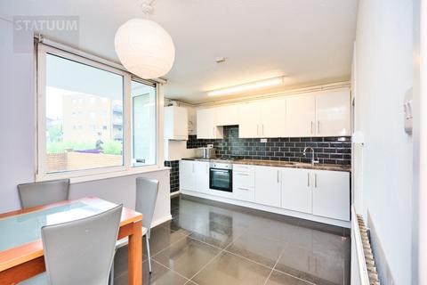 3 bedroom maisonette to rent, Old Ford Road, Bow, Victoria Park, London, E3