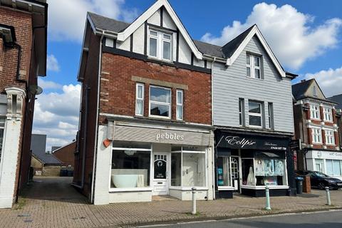 undefined, Lymington Road, Highcliffe, Dorset. BH23 5HE