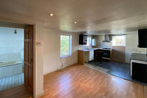 1 bedroom flat for sale - 8A Napier Road, Ashford, Middlesex, TW15 1TG
