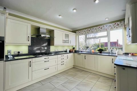 5 bedroom detached house for sale - High Road, Brightwell-Cum-Sotwell