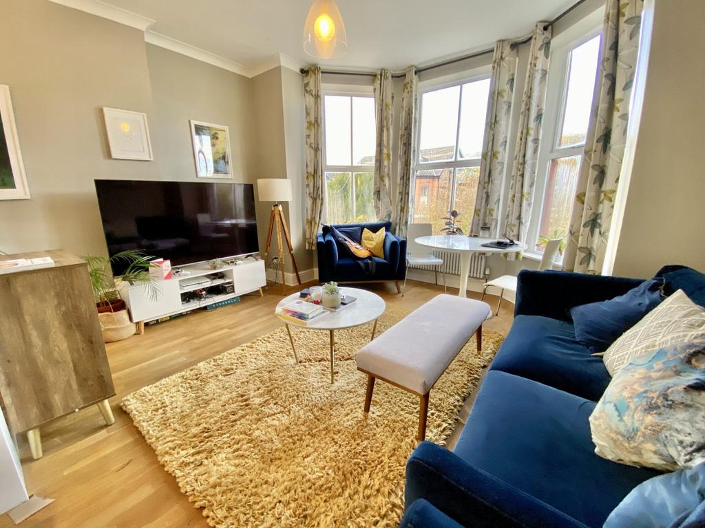 The Beeches, West Didsbury... 2 bed flat £1,000 pcm (£231 pw)