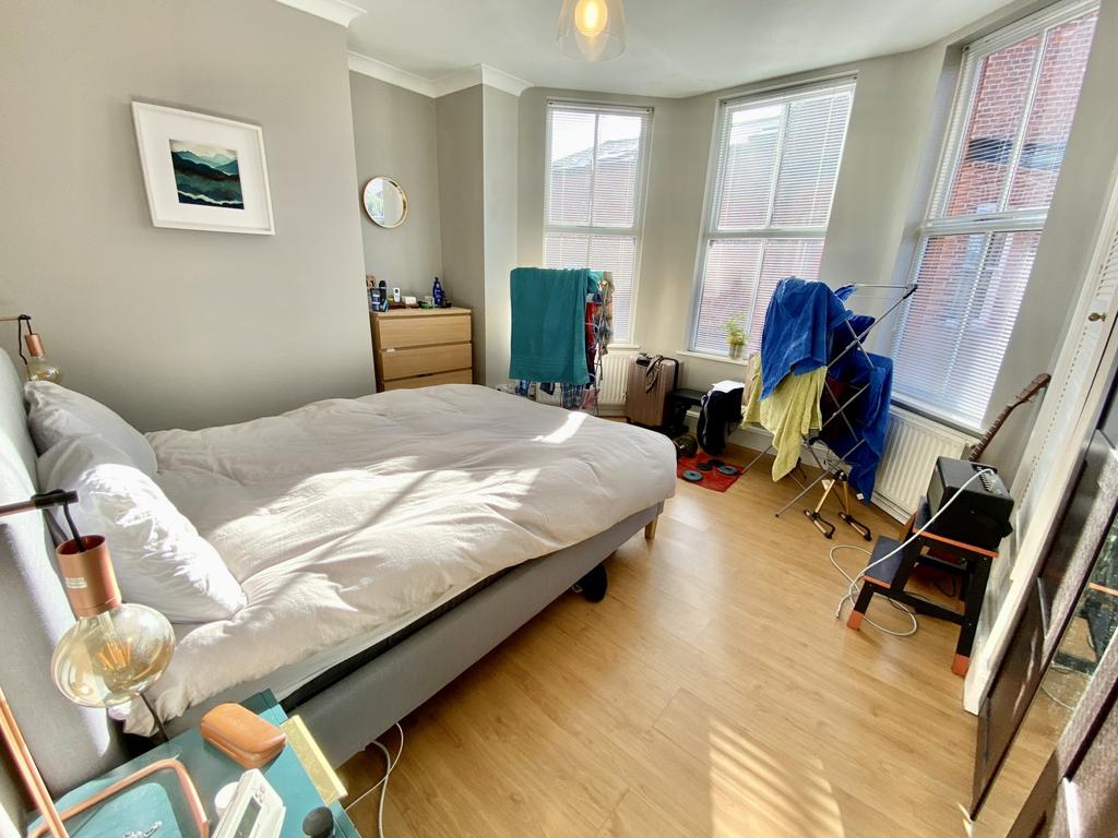 The Beeches, West Didsbury... 2 bed flat £1,000 pcm (£231 pw)