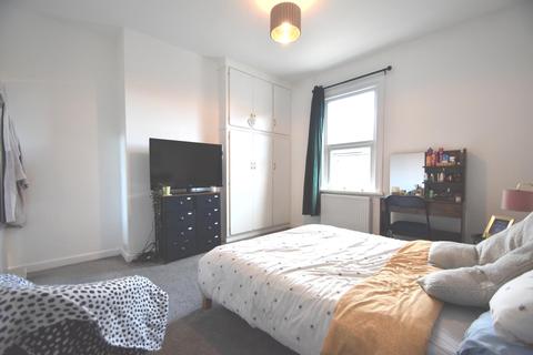 96 Pontefract Road, Featherstone, Pontefract, WF7 5AP