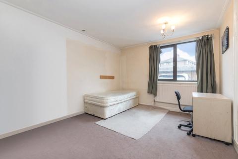 2 bedroom flat for sale - Queens Court, 4-8 Finchley Road, St John's Wood, London