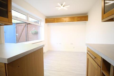 3 bedroom terraced house to rent - Dabbs Hill Lane, Northolt UB5
