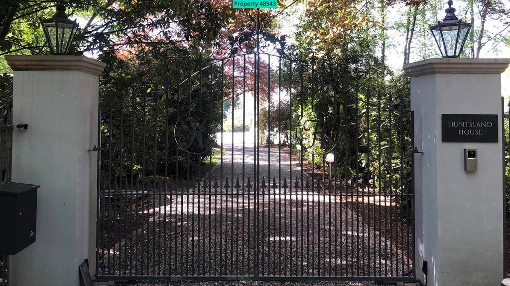 Gate