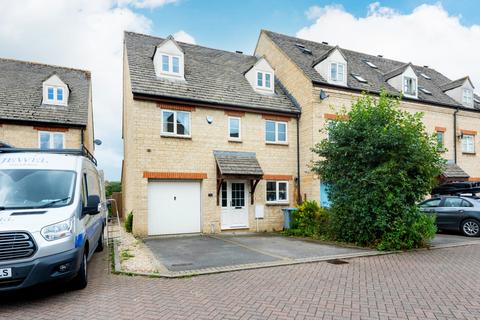5 bedroom semi-detached house to rent - Waine Rush View, Witney OX28 4WX