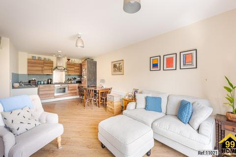 2 bedroom flat for sale, Fleming House, London, SW17